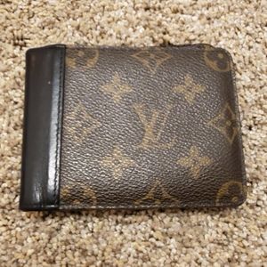 Louis Vuitton monogram bifold wallet